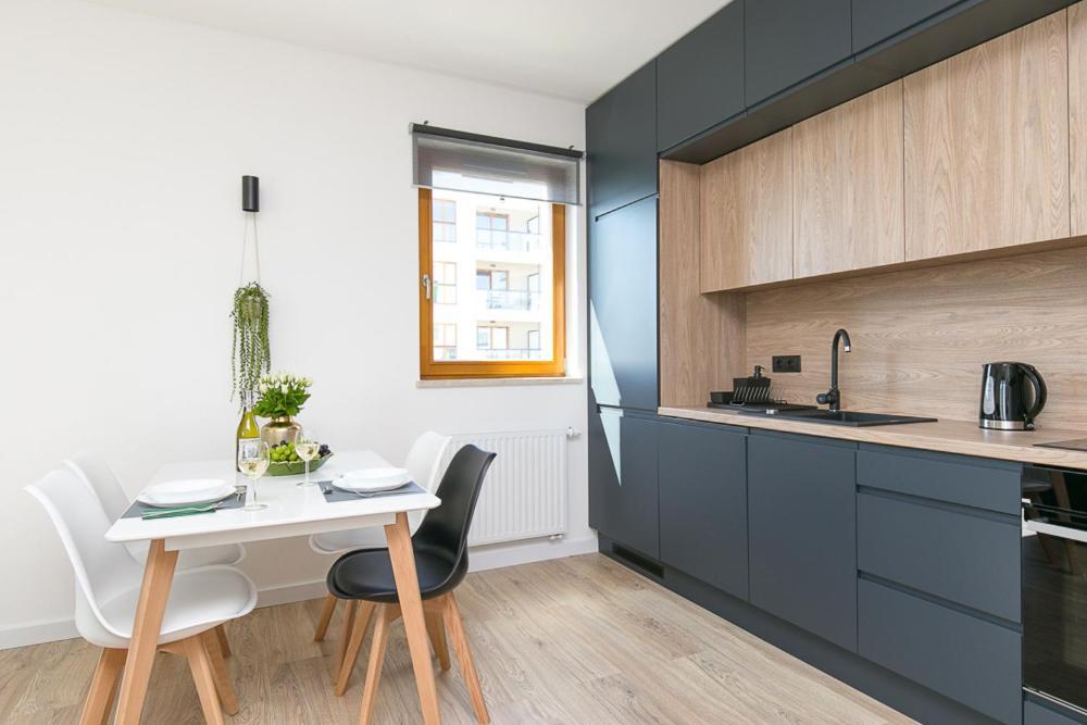 Apartament Black Zajezdnia Wrzeszcz Apartment Gdansk Exterior photo